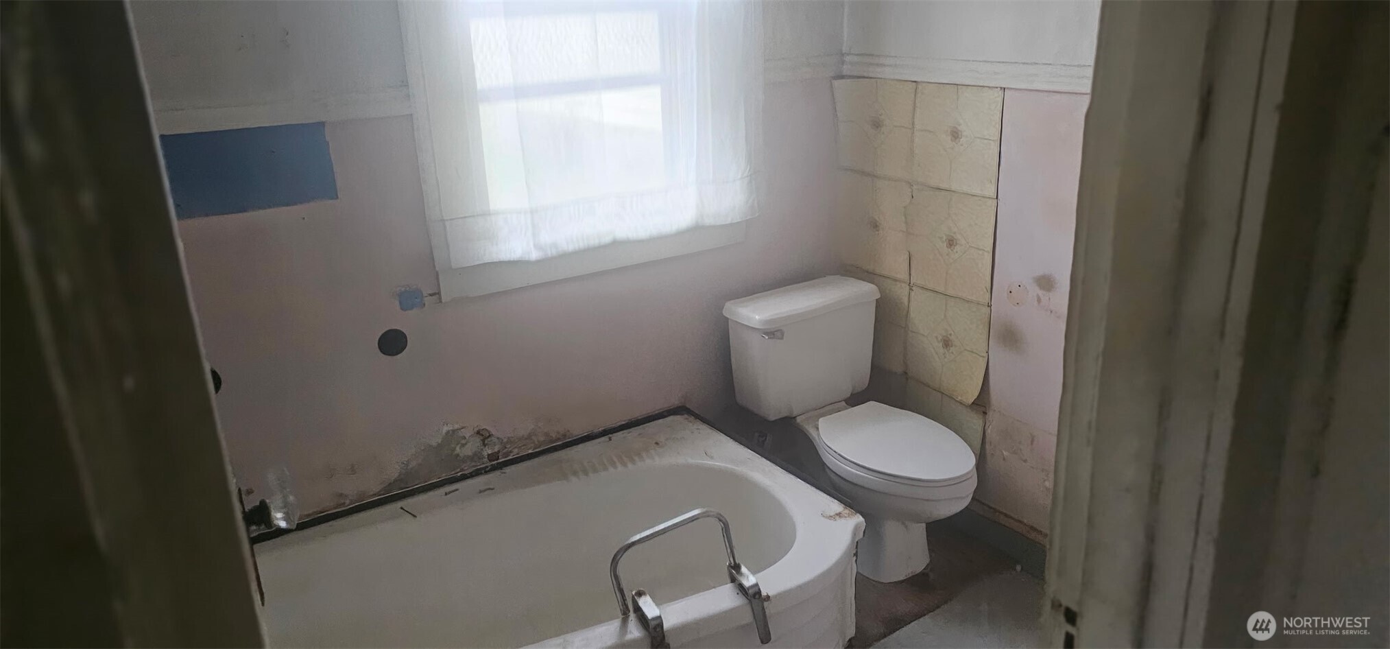 311 N 19th Avenue Property Photo 8