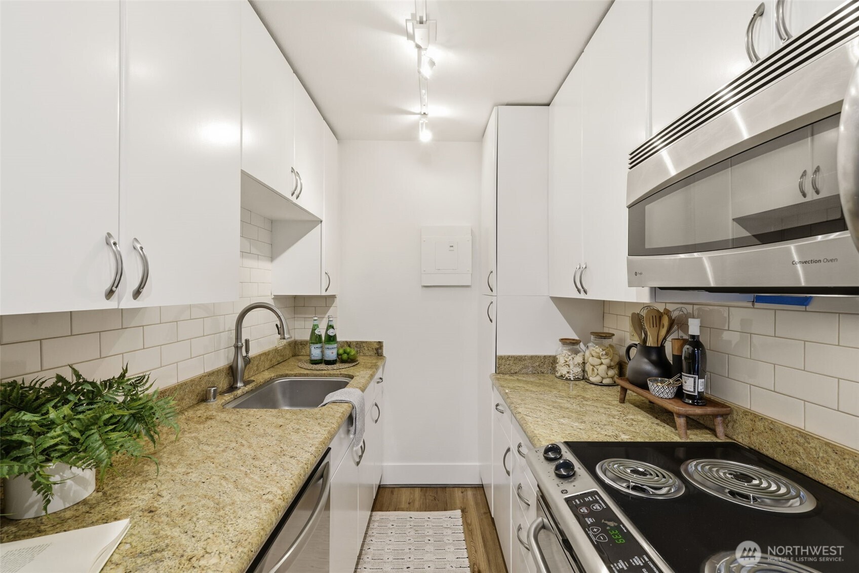 1105 Spring Street 408 Property Photo 6