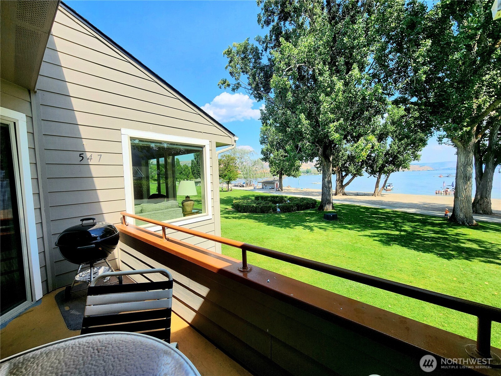 1 Beach 547-C Property Photo 1