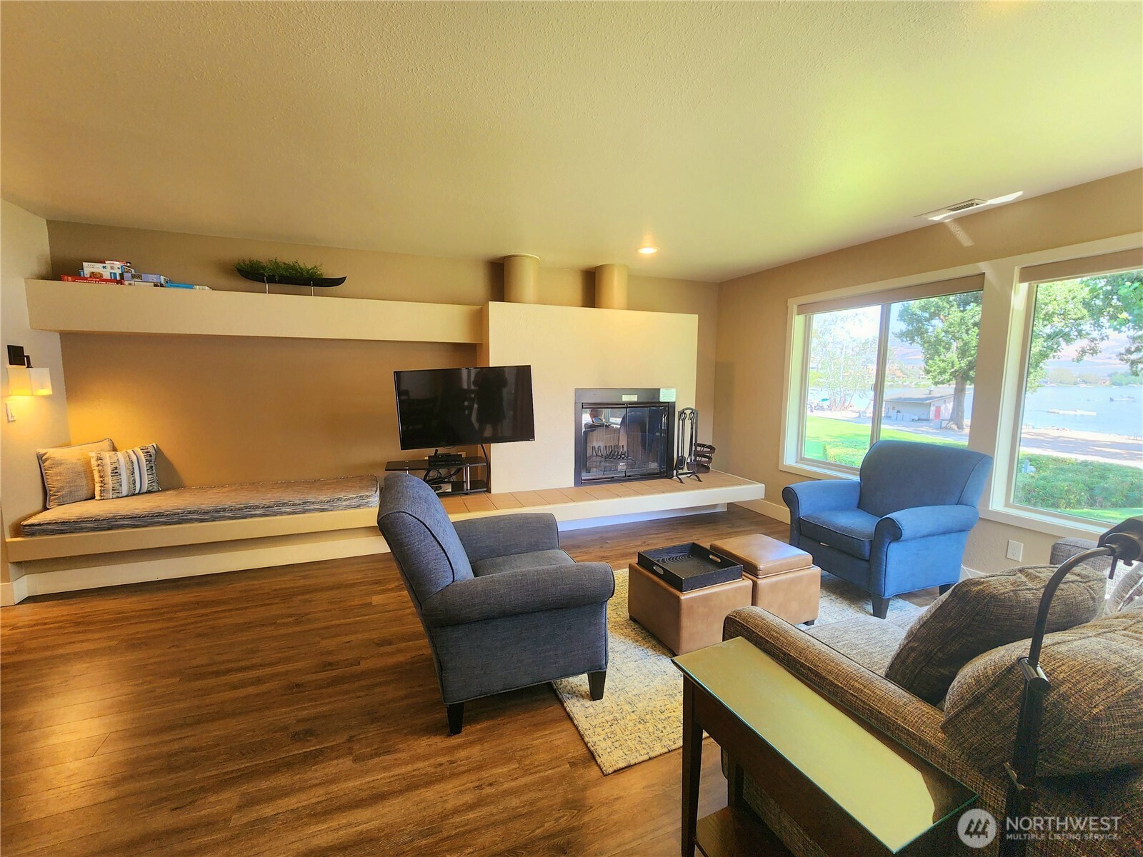 1 Beach 547-c Property Photo 4