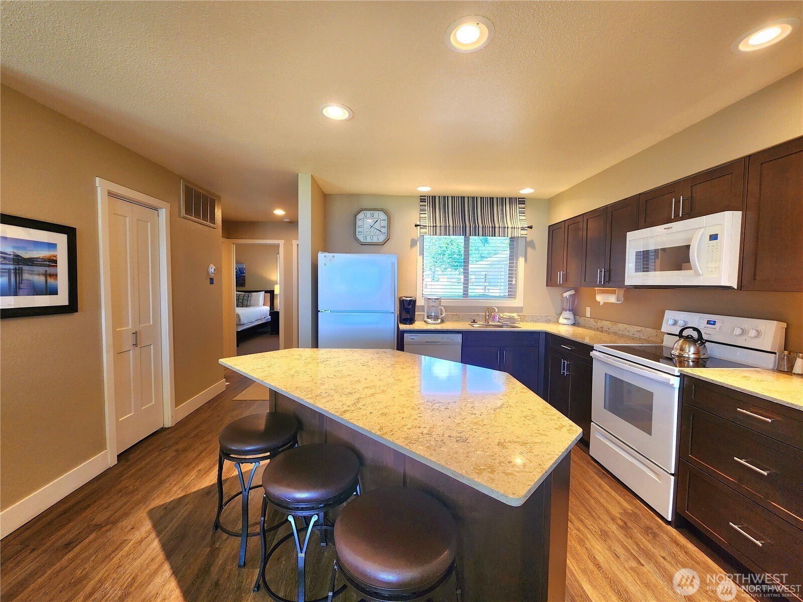 1 Beach 547-c Property Photo 9