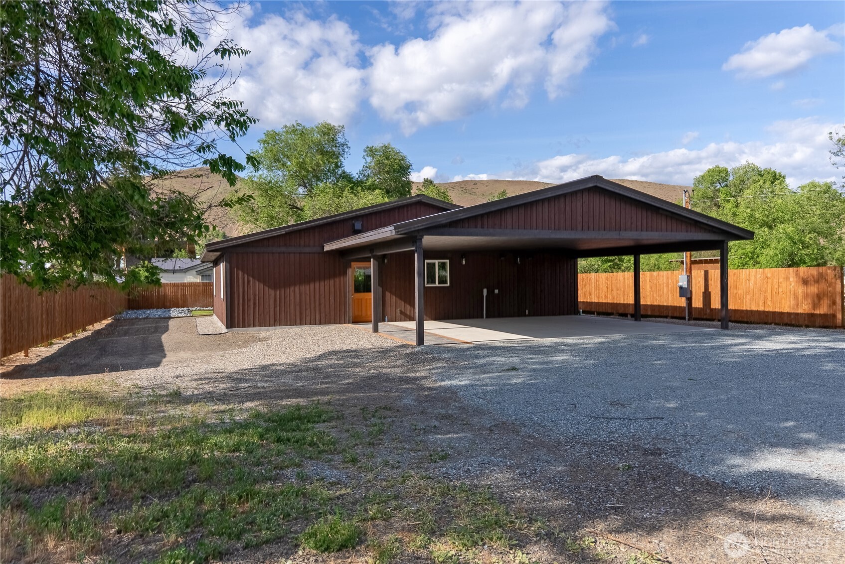 1110 Riverside Avenue Property Photo 3