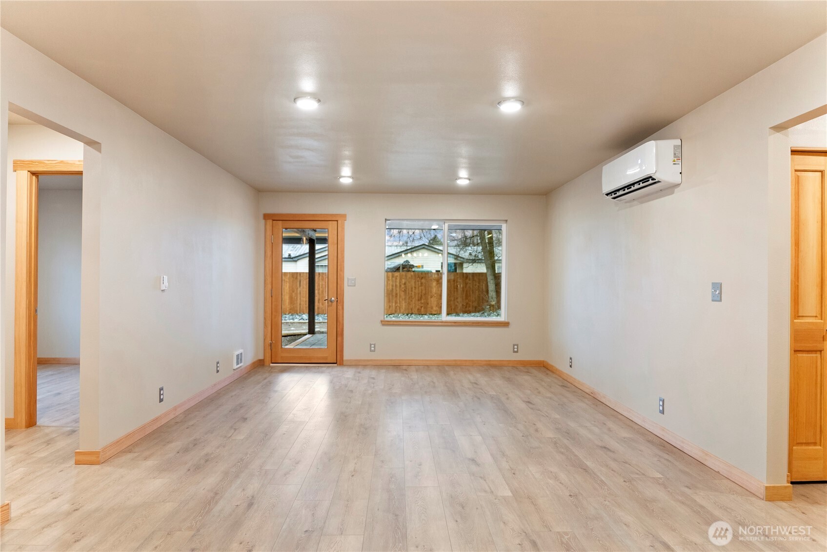 1110 Riverside Avenue Property Photo 11
