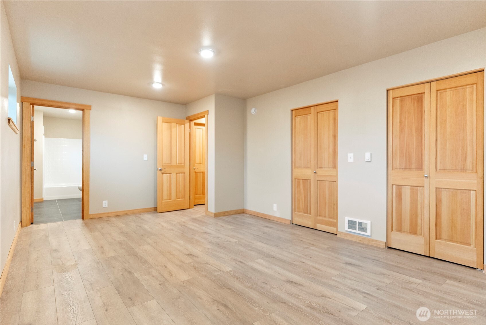 1110 Riverside Avenue Property Photo 13