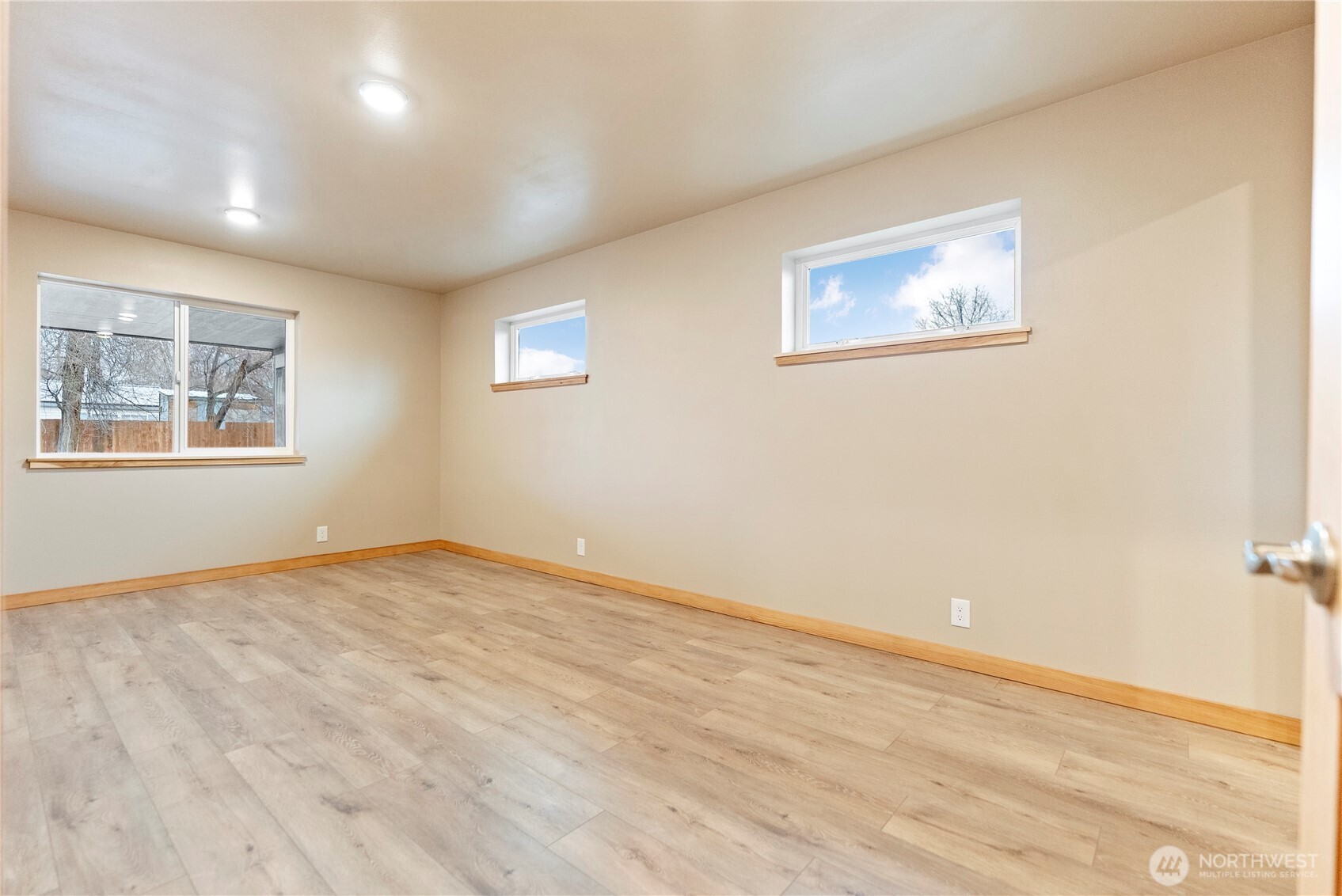1110 Riverside Avenue Property Photo 15