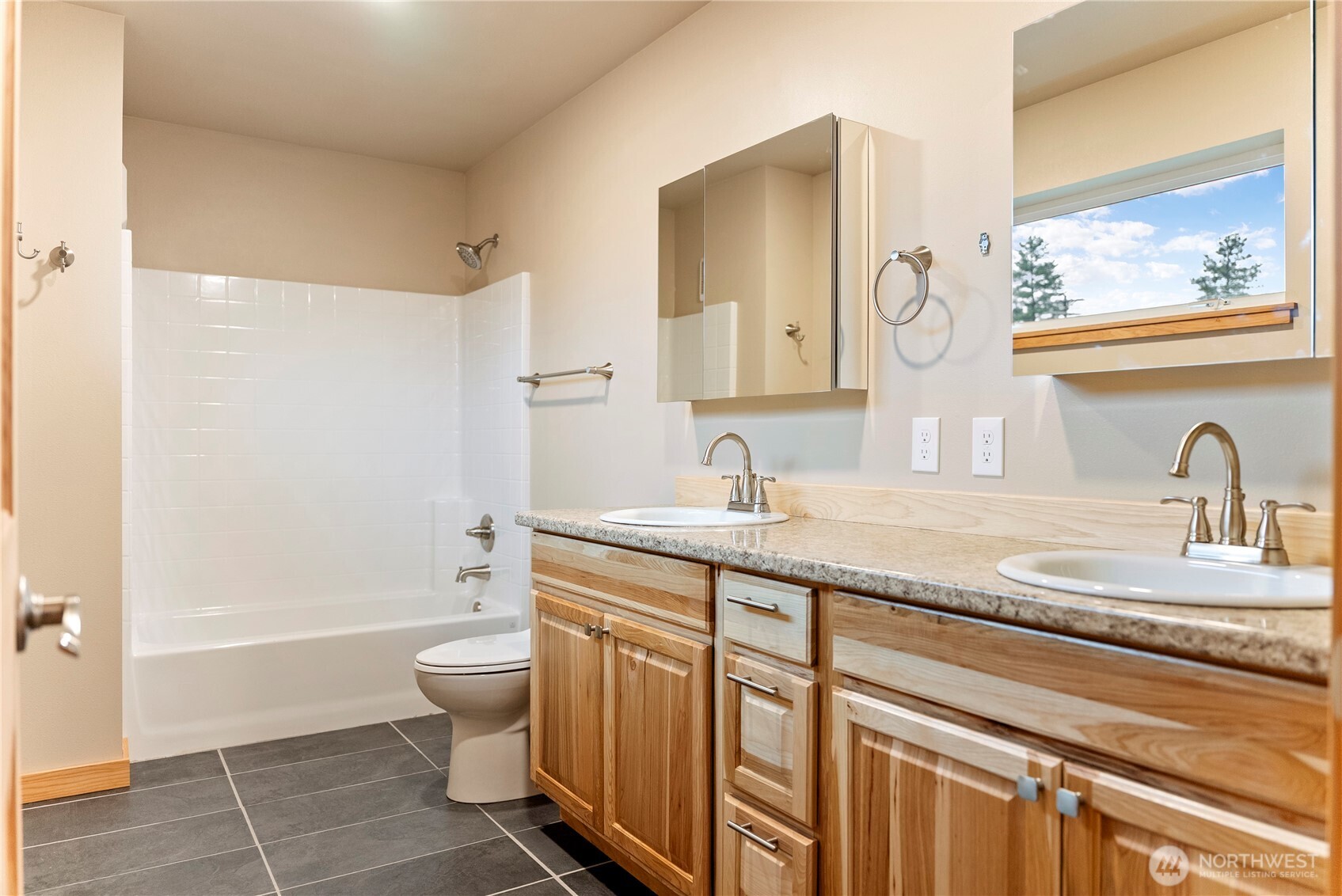 1110 Riverside Avenue Property Photo 16