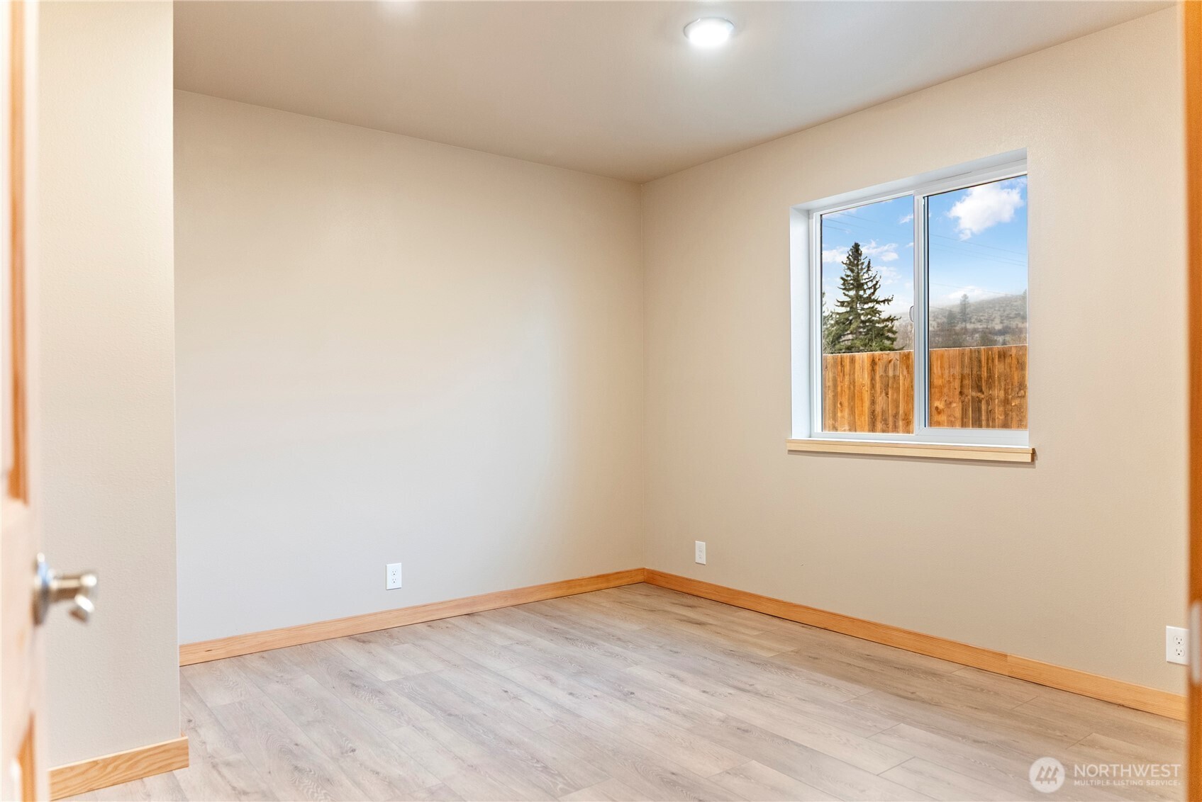1110 Riverside Avenue Property Photo 18