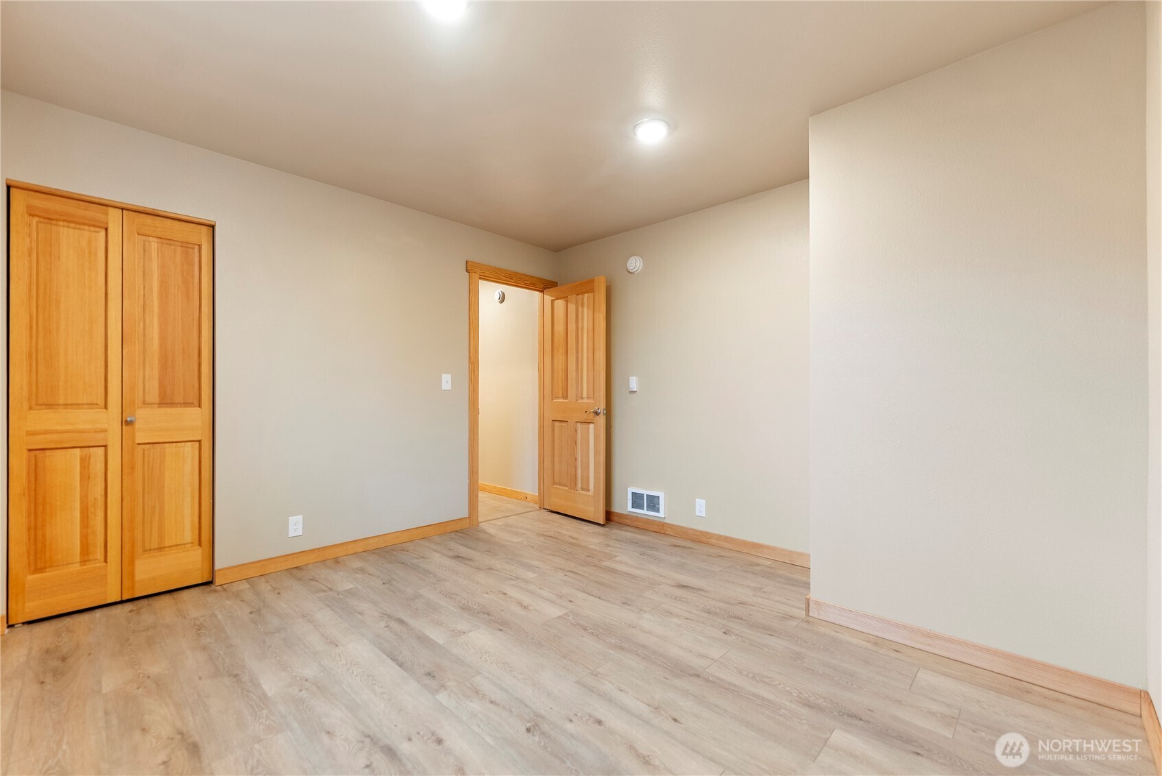 1110 Riverside Avenue Property Photo 19