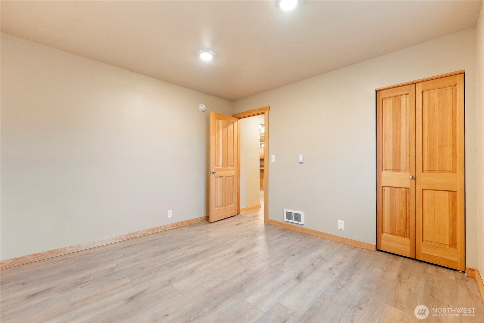 1110 Riverside Avenue Property Photo 23