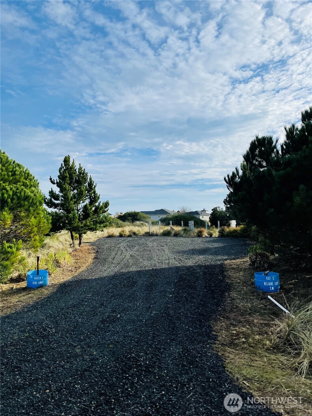 437 S Bel Air Loop Property Photo 3