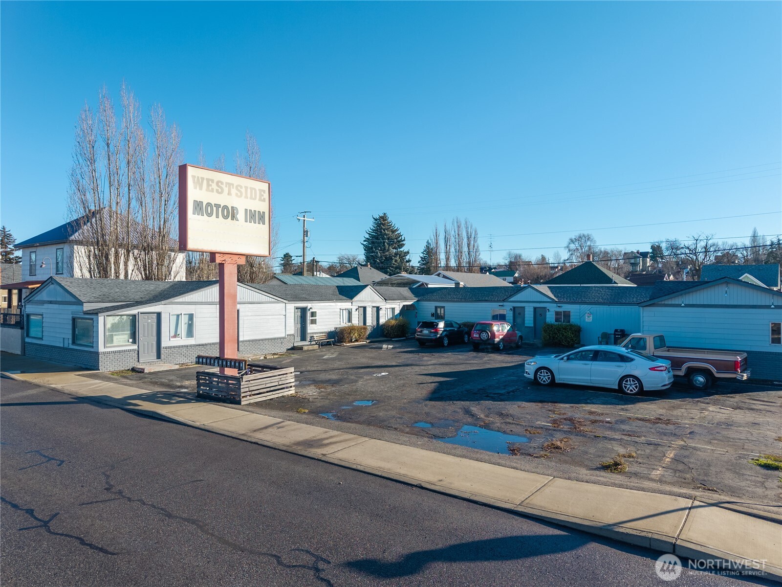 407 1st Avenue Property Photo 1