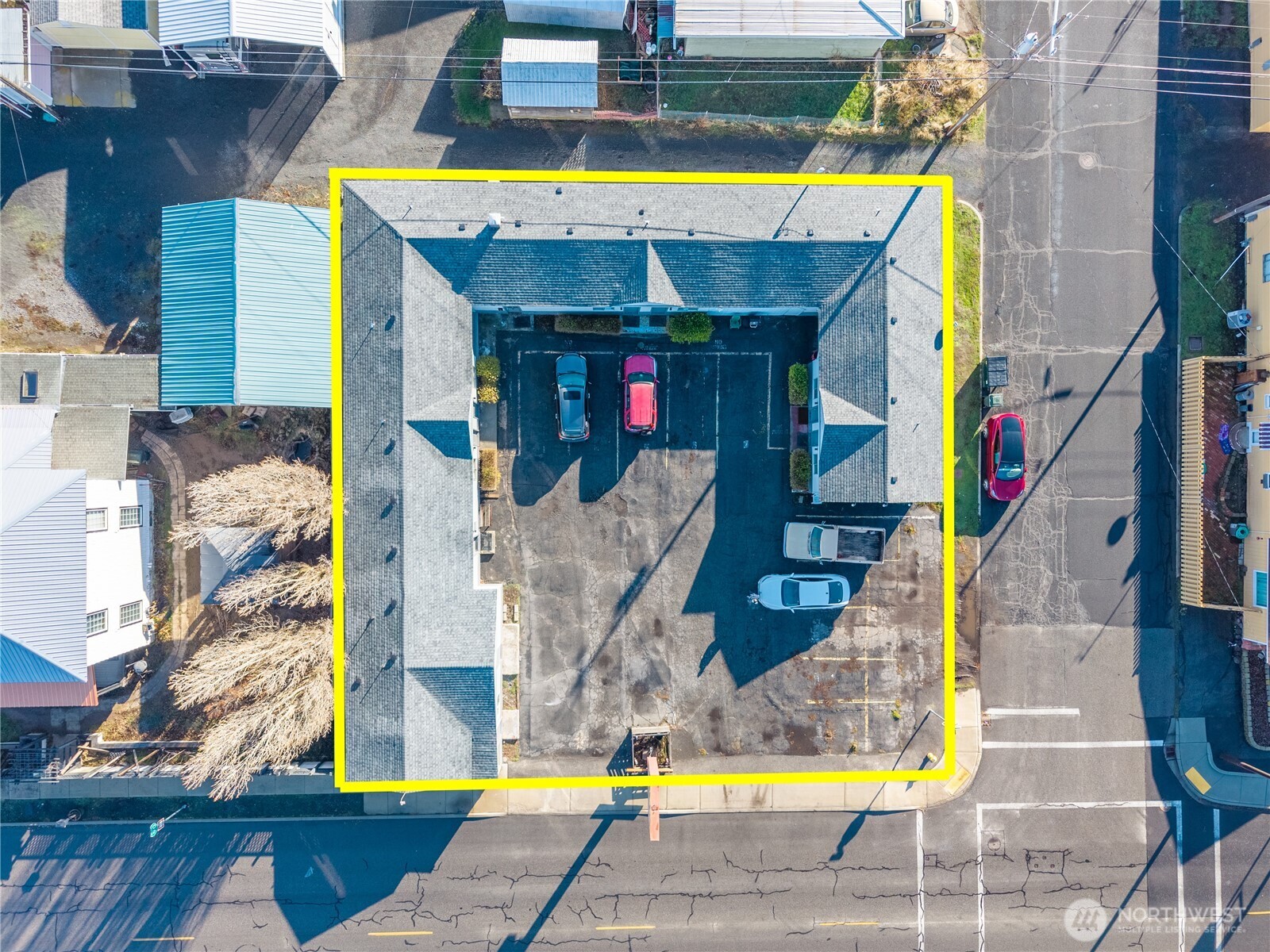 407 1st Avenue Property Photo 4