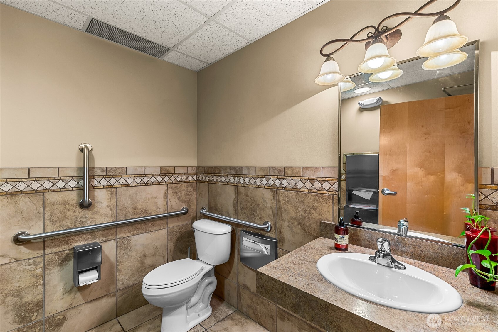 10 N Chelan Avenue Property Photo 17