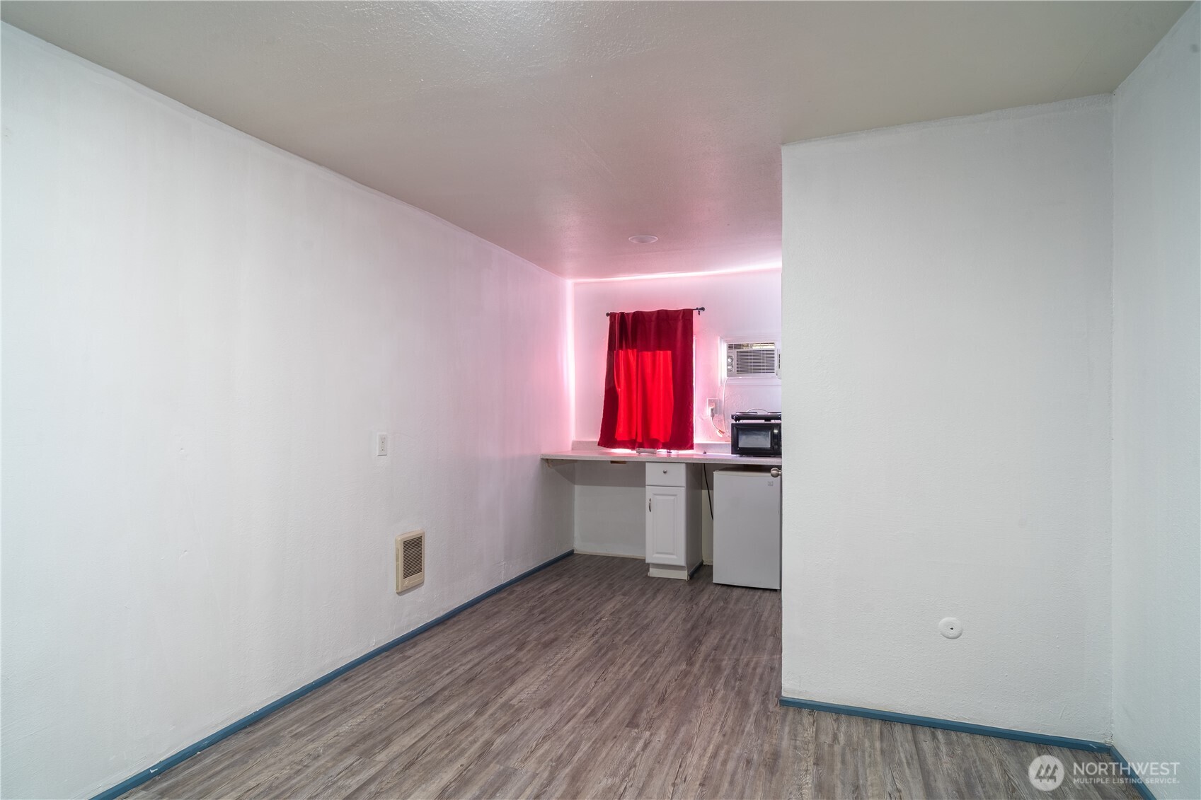 407 1st Avenue Property Photo 10
