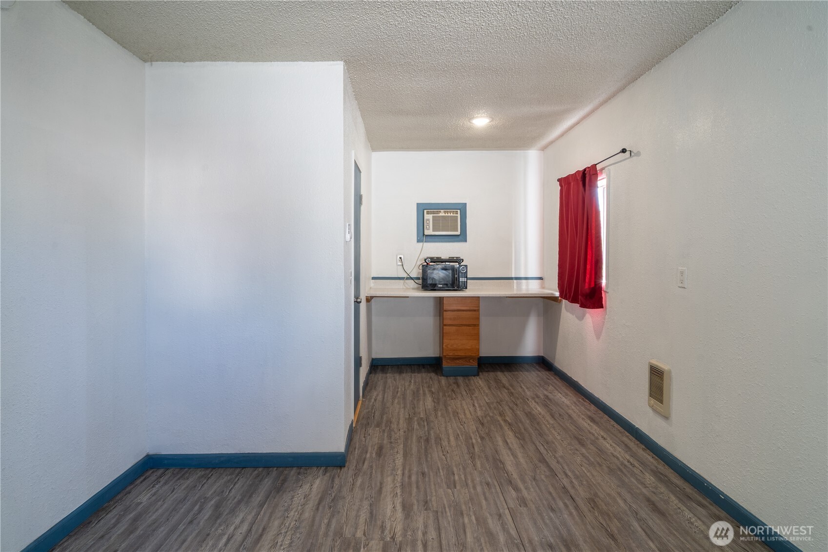 407 1st Avenue Property Photo 12