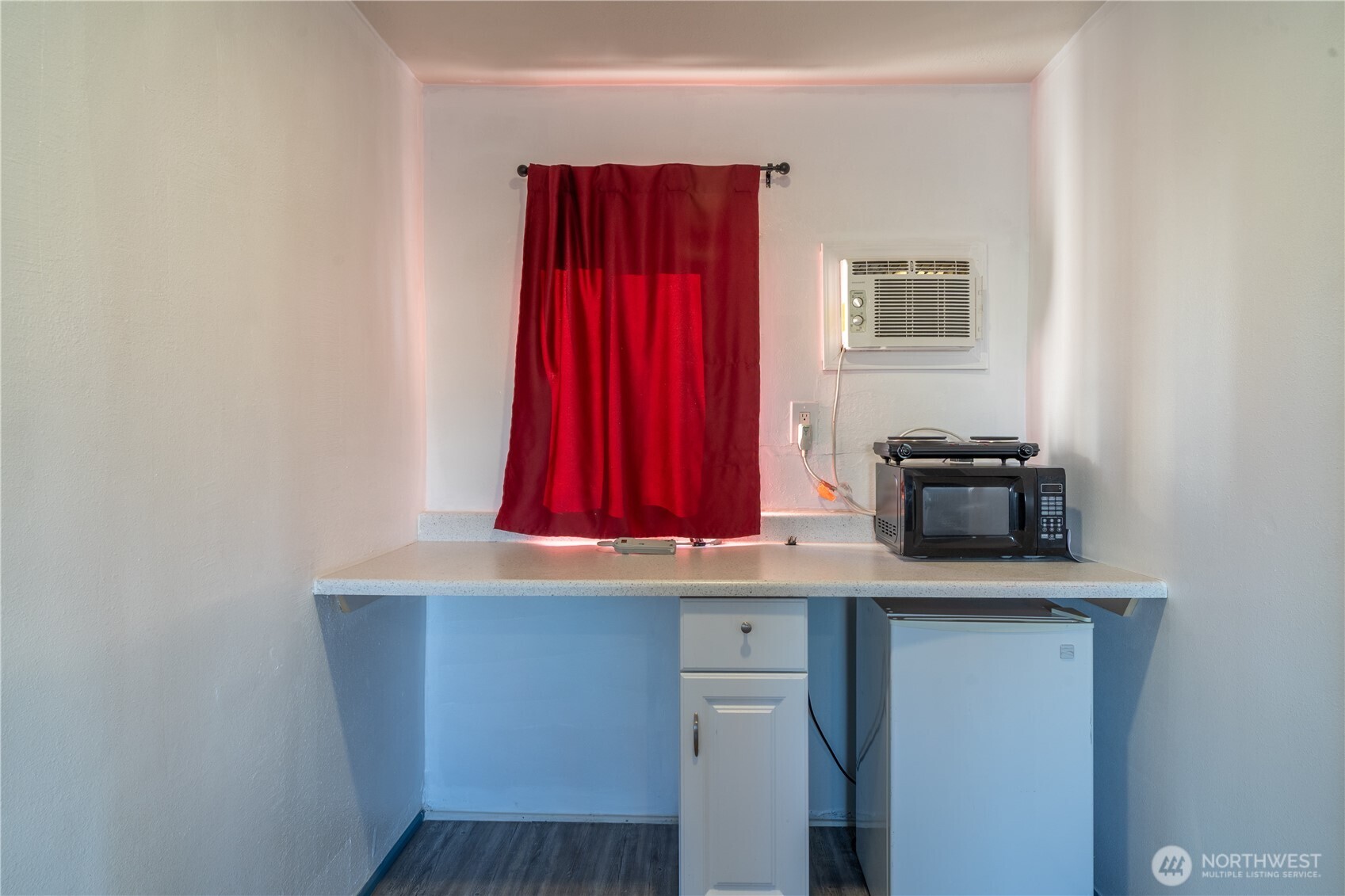407 1st Avenue Property Photo 14