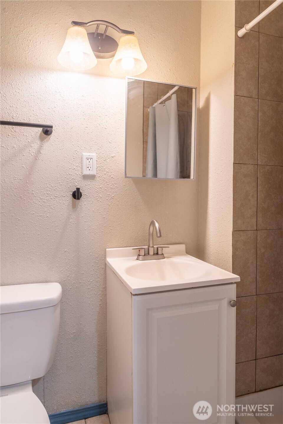 407 1st Avenue Property Photo 24