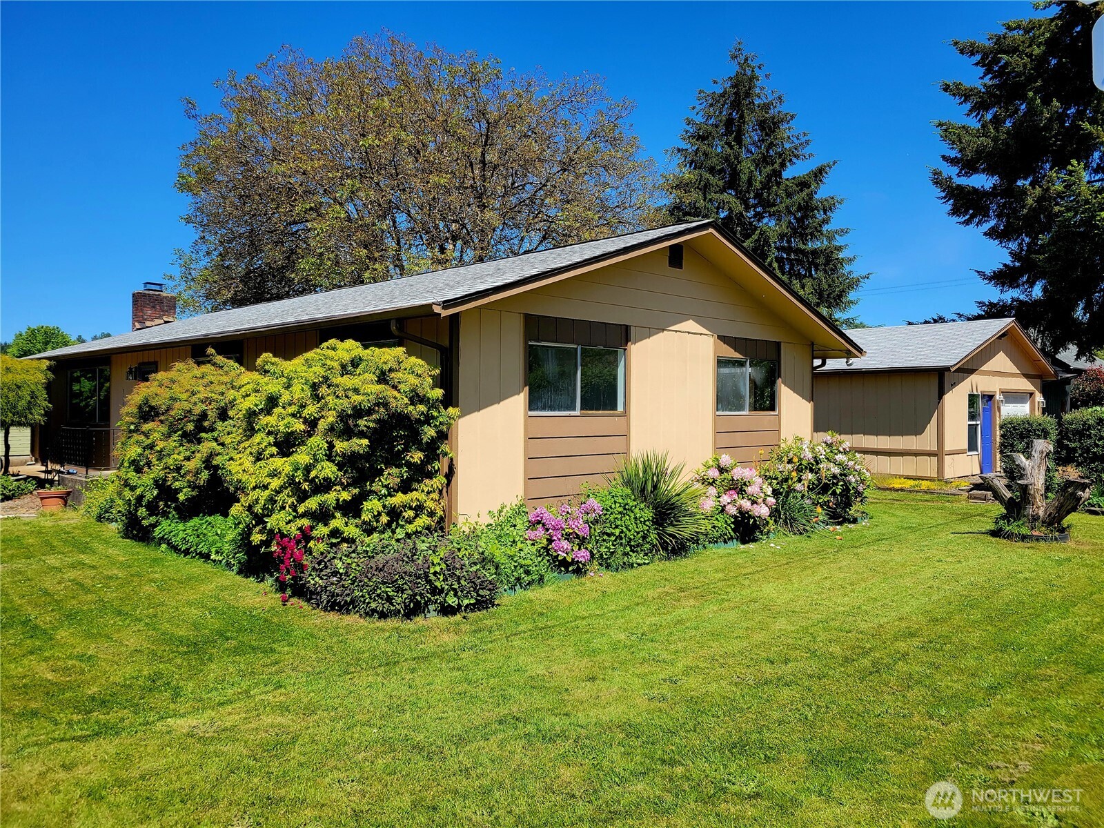 300 Maple Street Property Photo 1