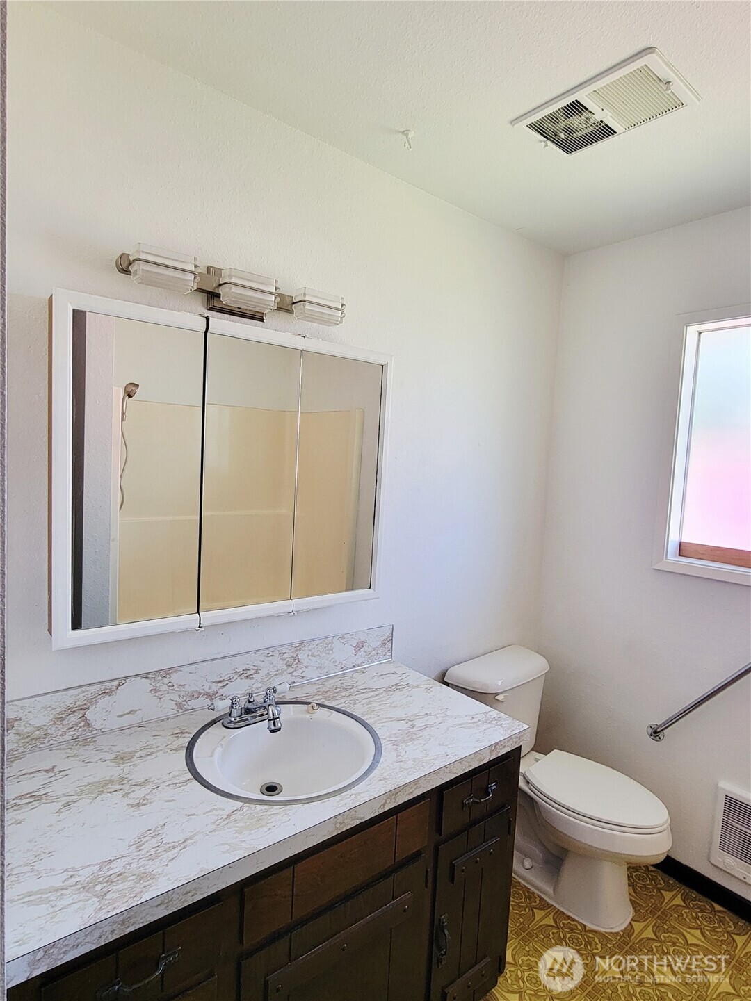 300 Maple Street Property Photo 17
