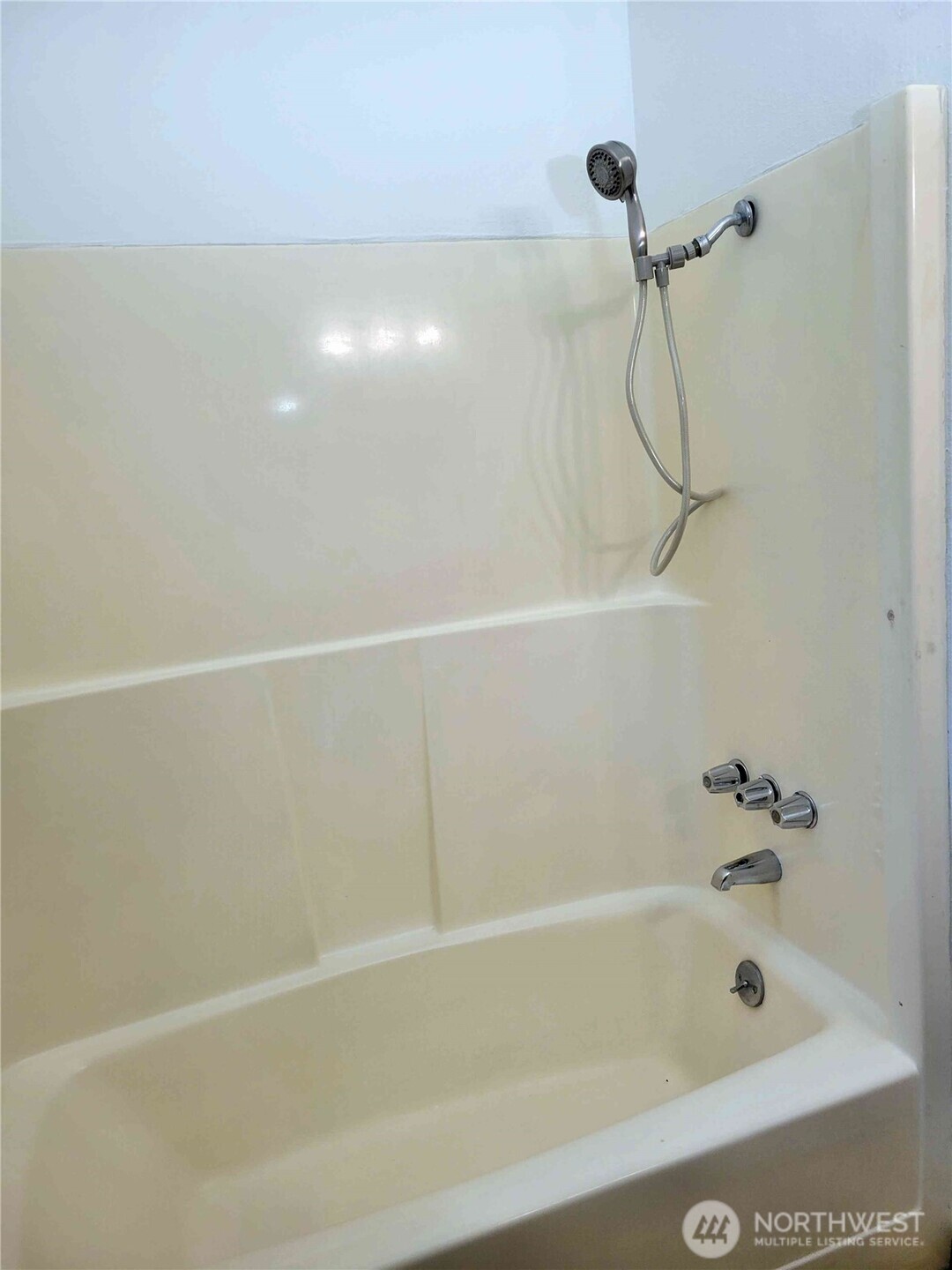 300 Maple Street Property Photo 18
