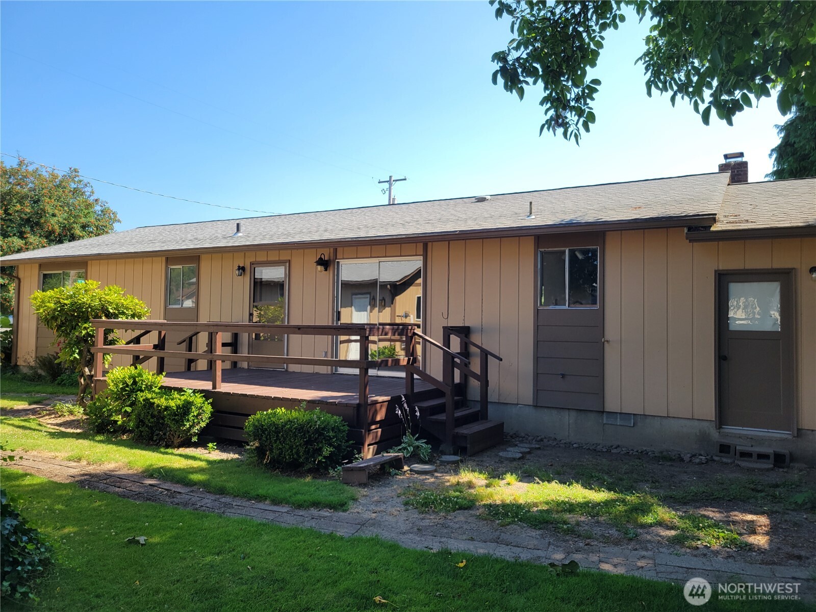 300 Maple Street Property Photo 23