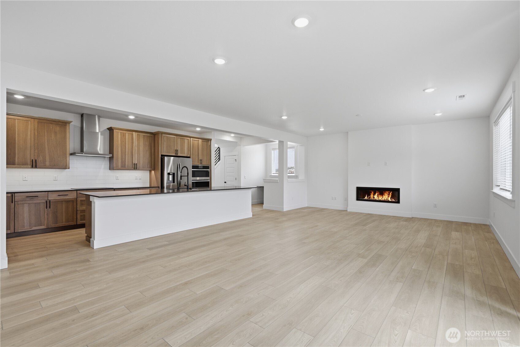 32189 Pacific Avenue Property Photo 4