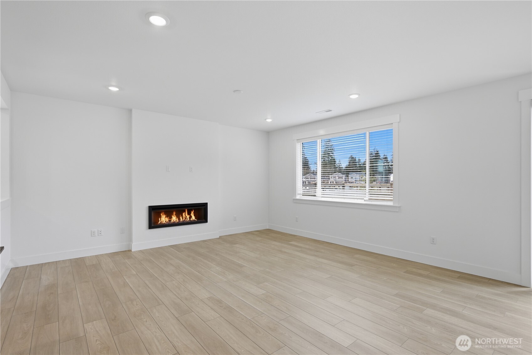 32189 Pacific Avenue Property Photo 5
