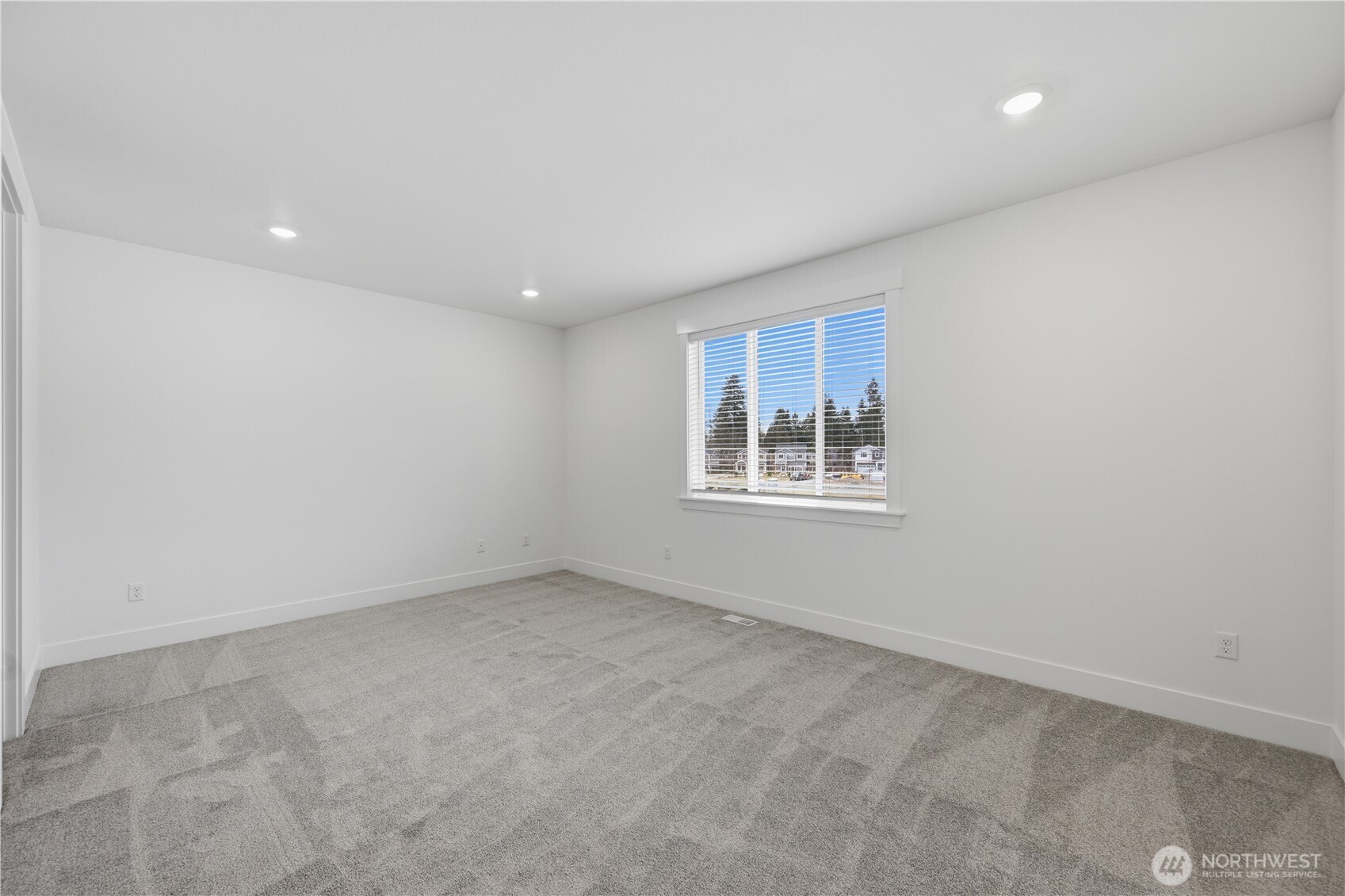 32189 Pacific Avenue Property Photo 7