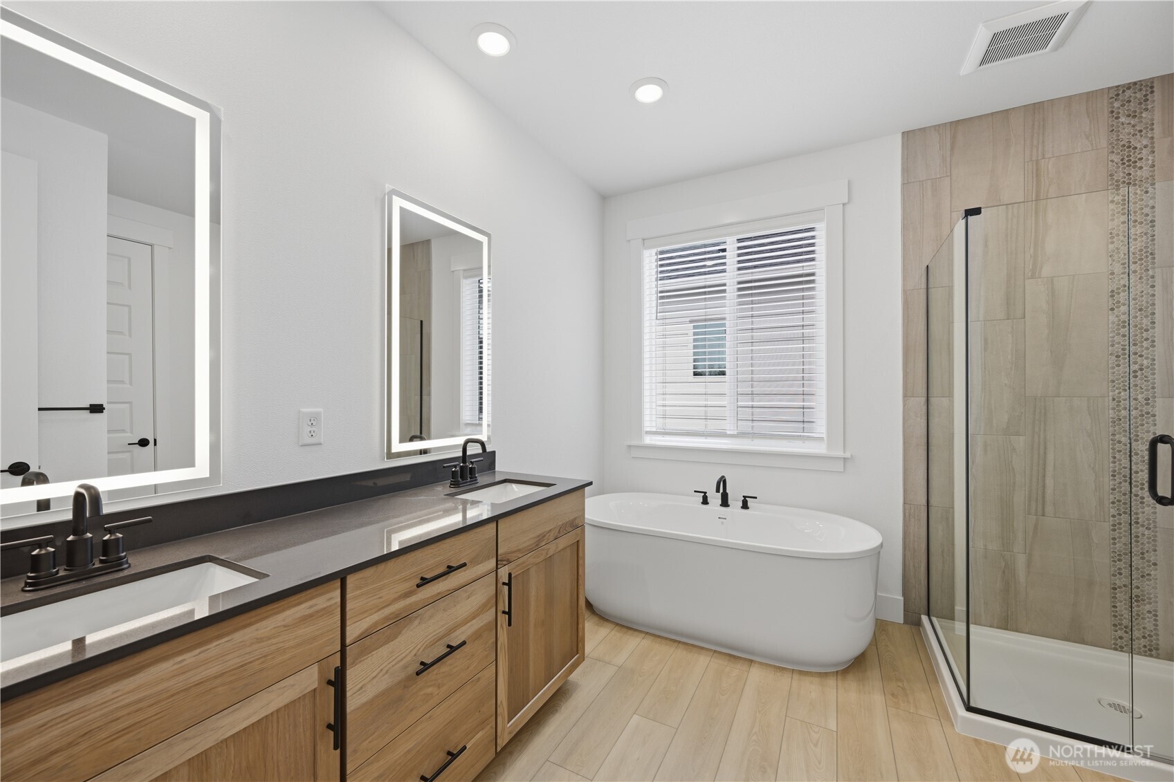 32189 Pacific Avenue Property Photo 9