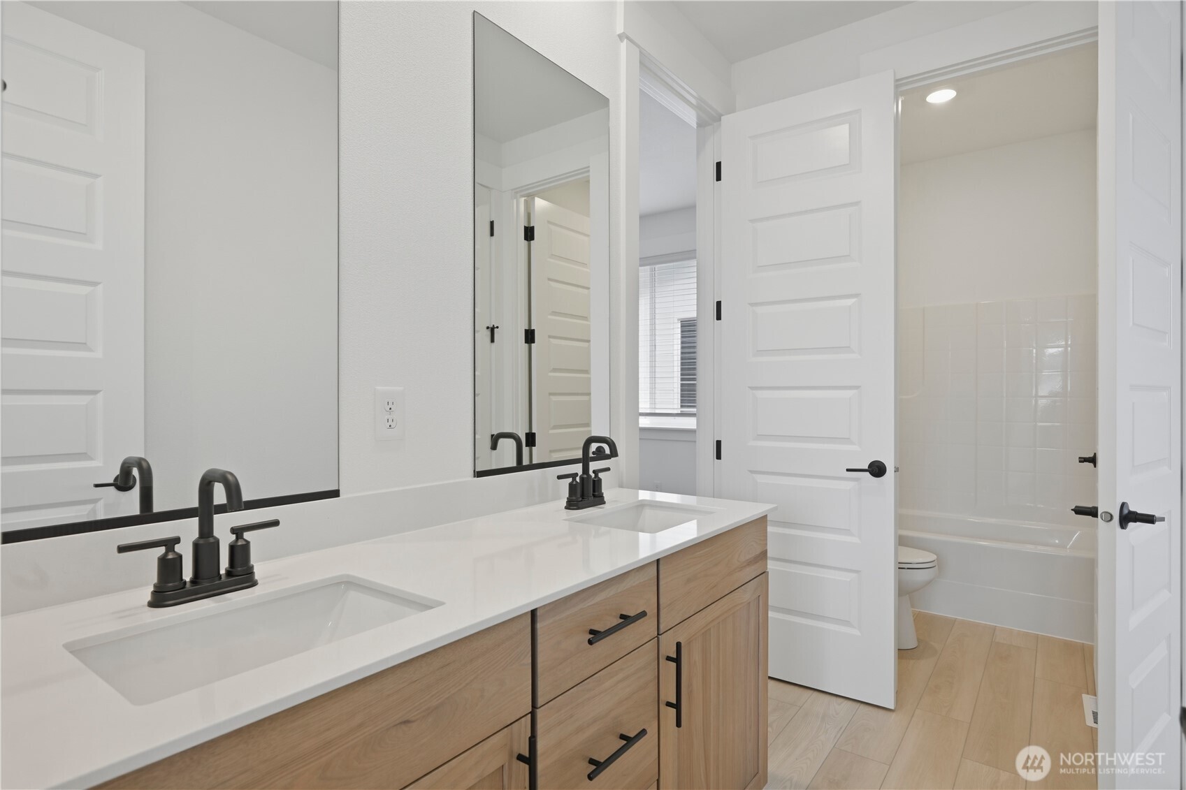 32189 Pacific Avenue Property Photo 12