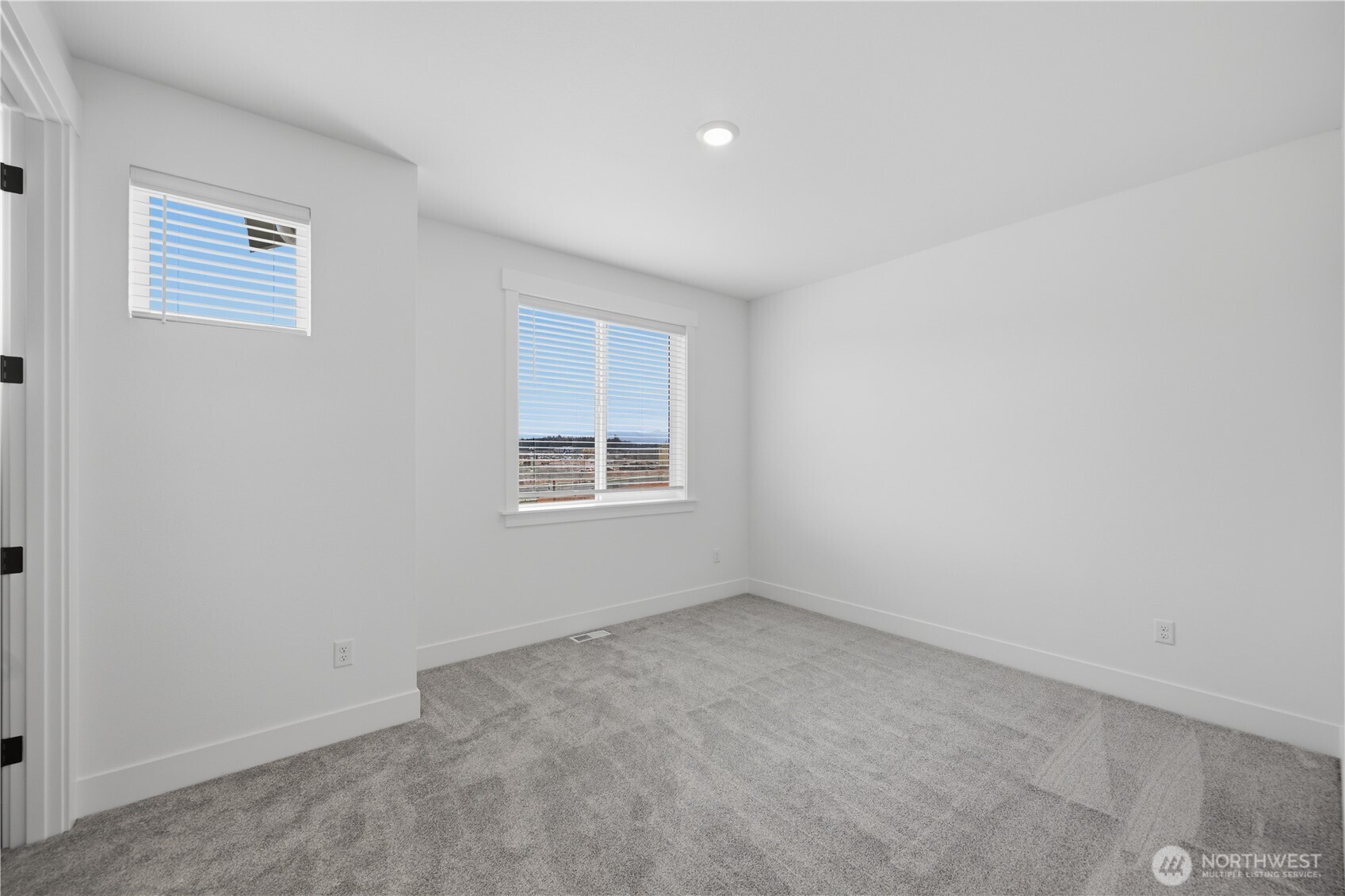 32189 Pacific Avenue Property Photo 14
