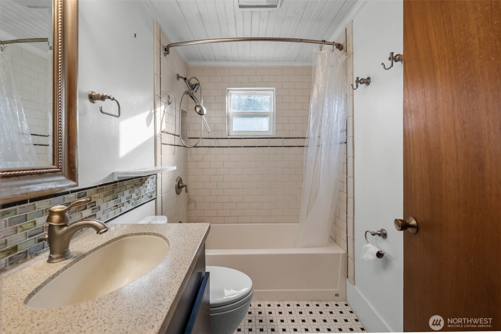 1408 250th Place Property Photo 15