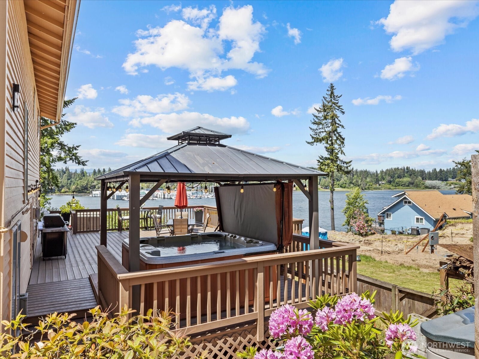 2540 E Phinney Bay Place Property Photo 4