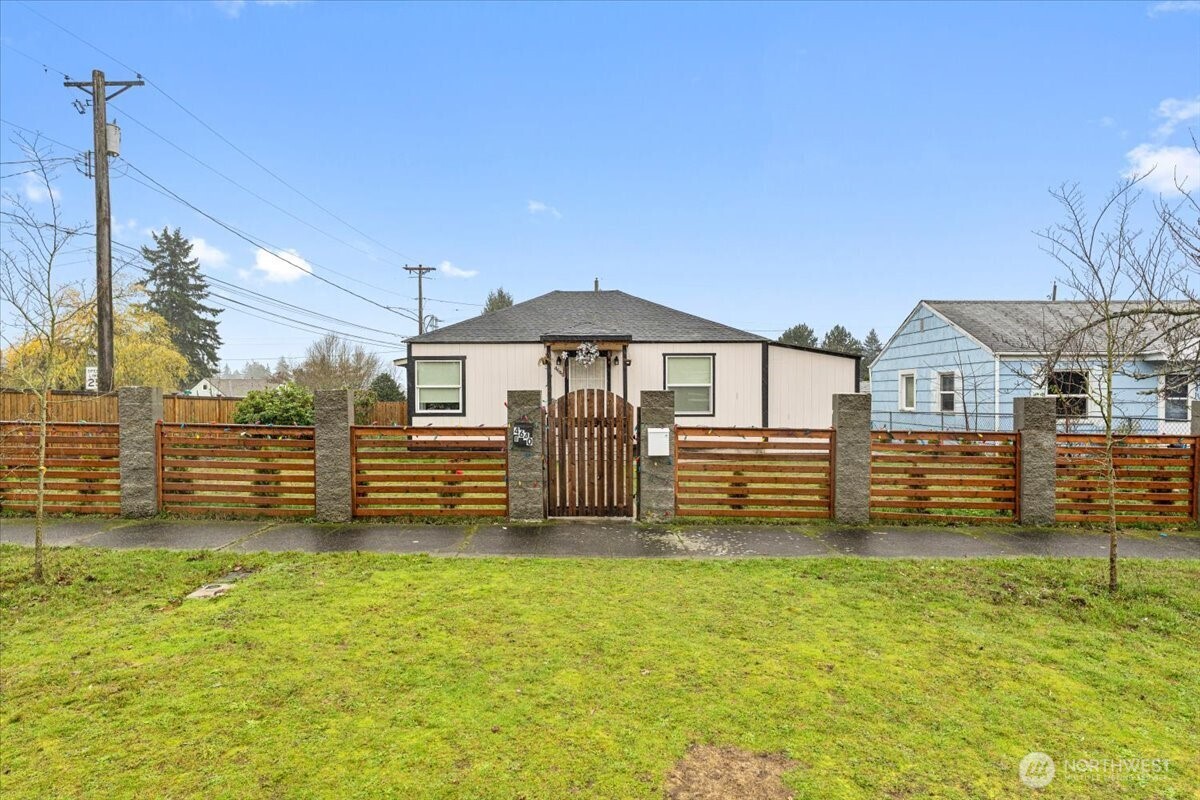 4640 E G Street Property Photo 1