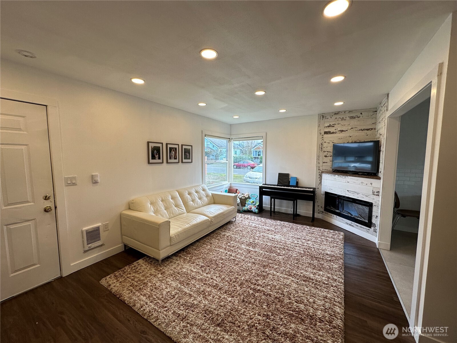4640 E G Street Property Photo 5