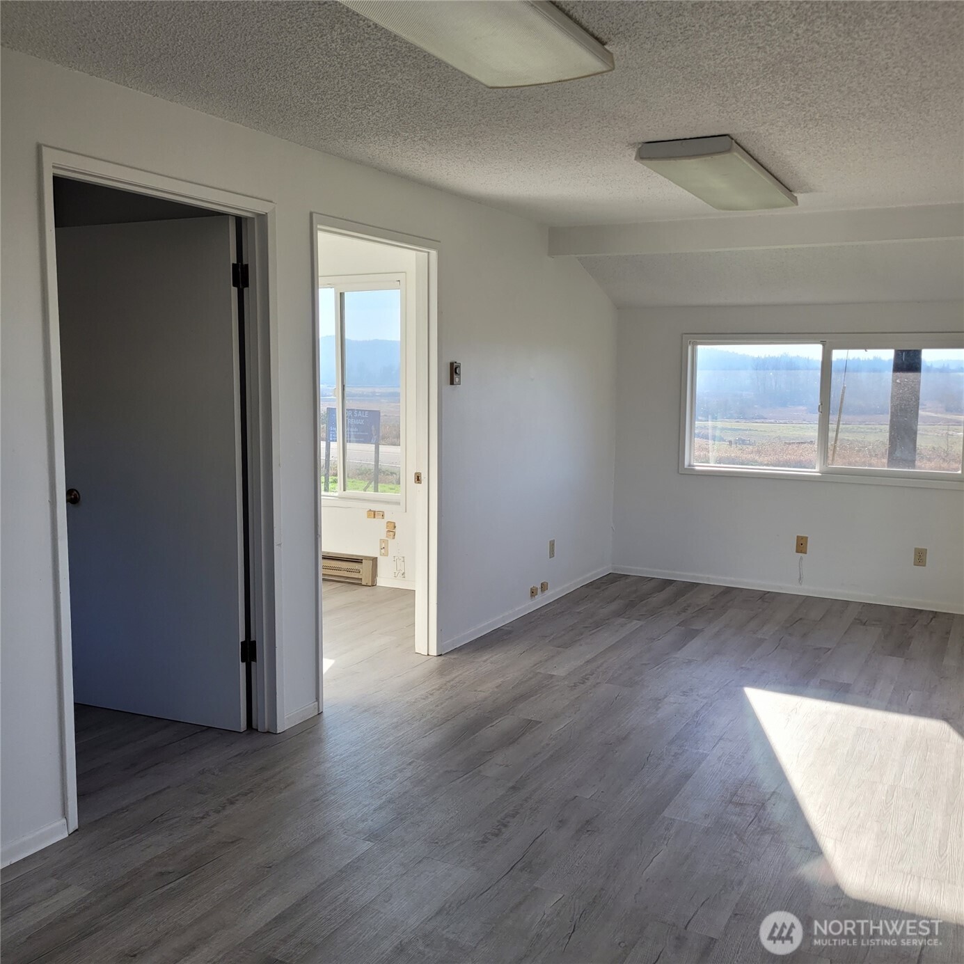 14626 Roosevelt Road Property Photo 4