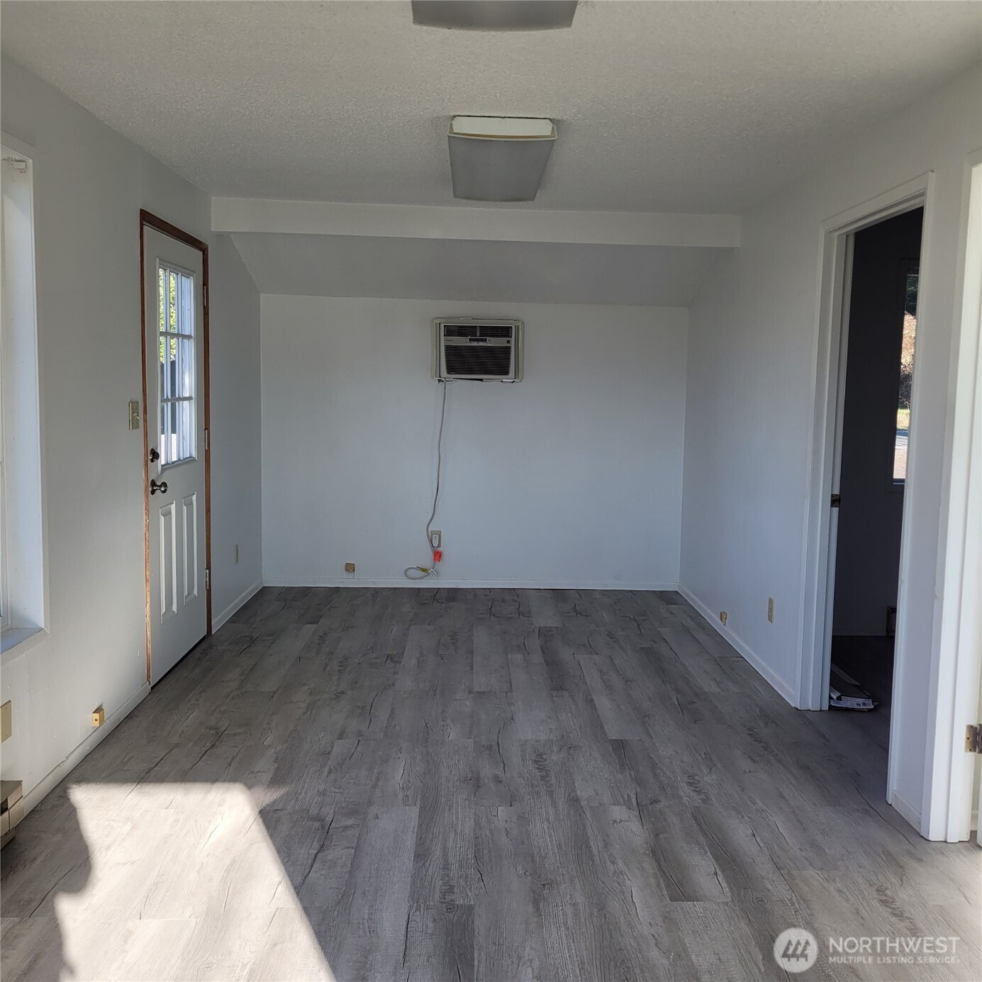 14626 Roosevelt Road Property Photo 8