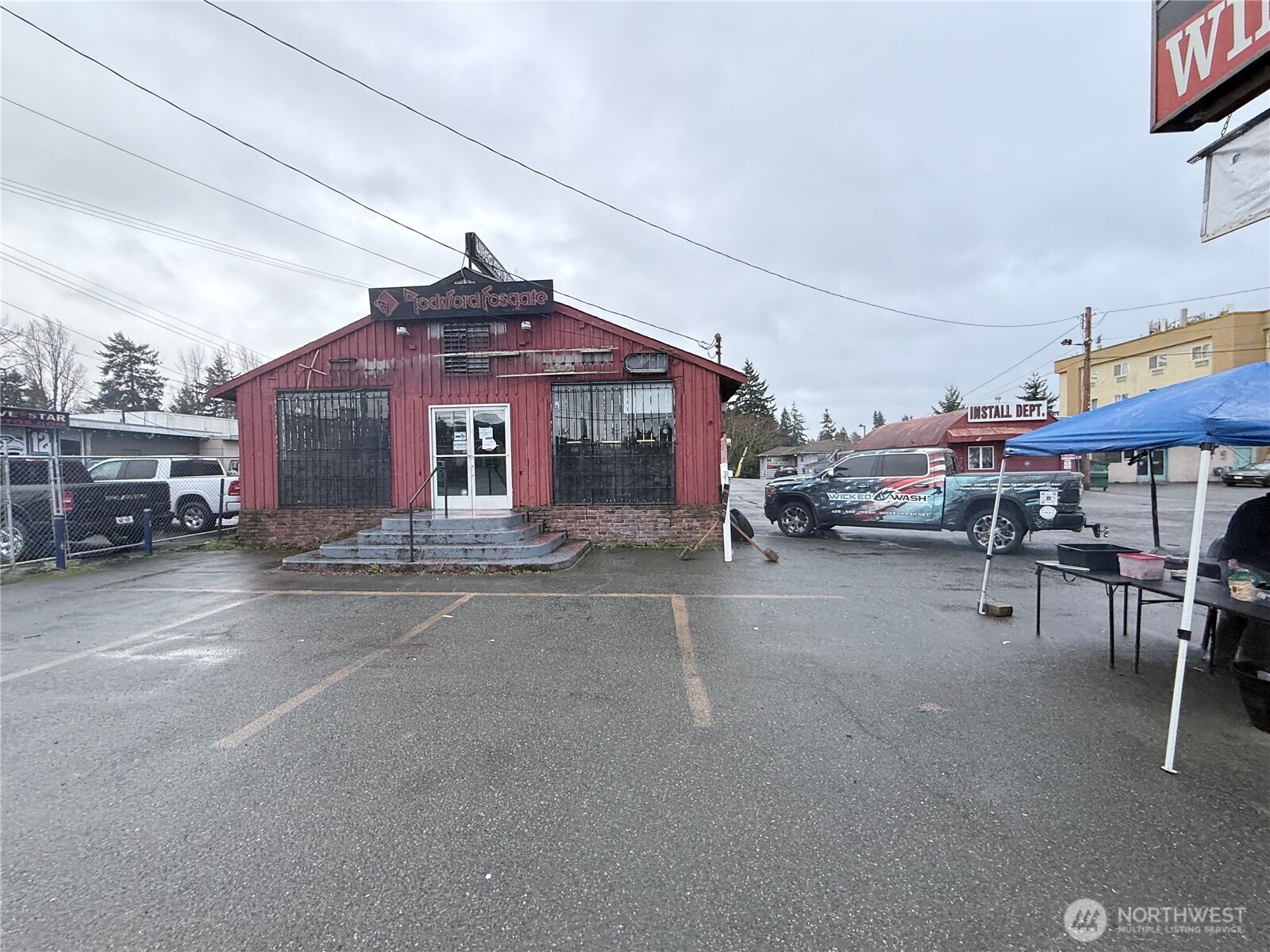 13828 Aurora Avenue Property Photo 4