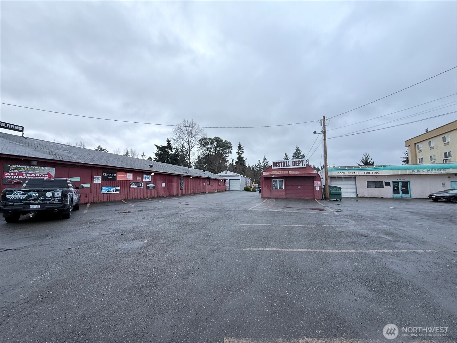 13828 Aurora Avenue Property Photo 6