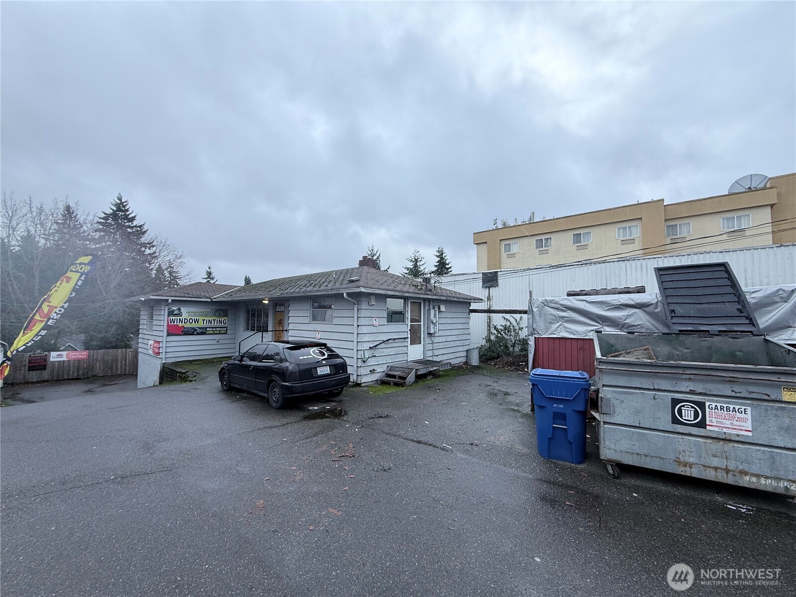 13828 Aurora Avenue Property Photo 9