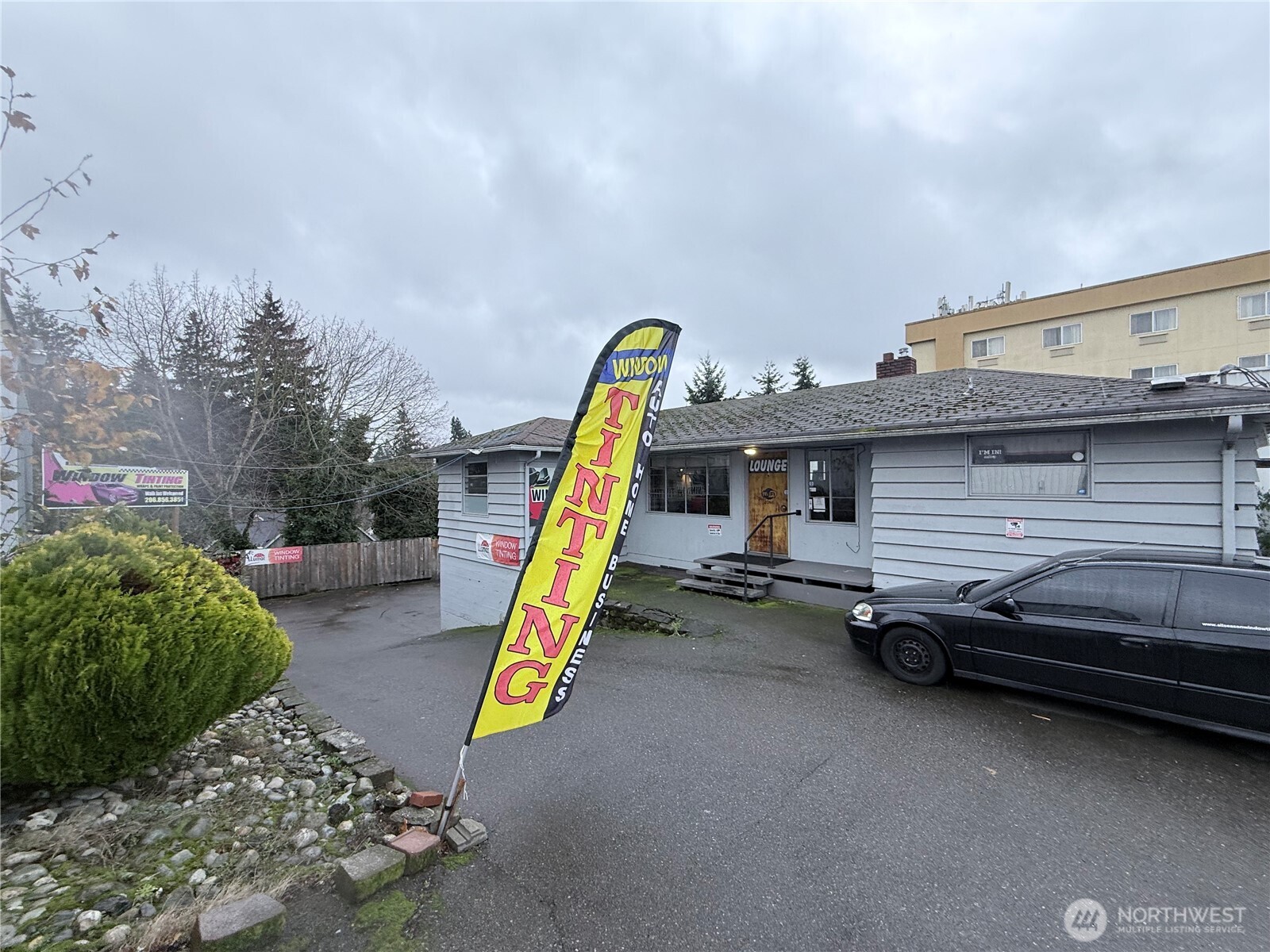 13828 Aurora Avenue Property Photo 10