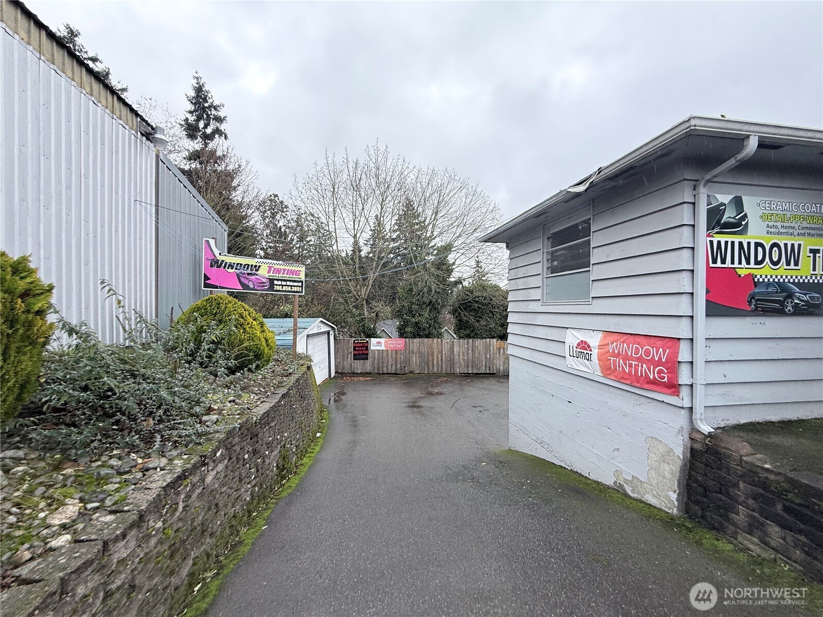 13828 Aurora Avenue Property Photo 11