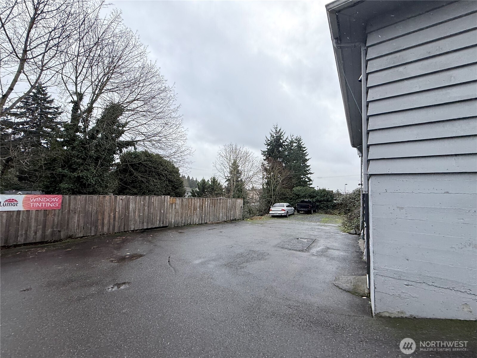 13828 Aurora Avenue Property Photo 12