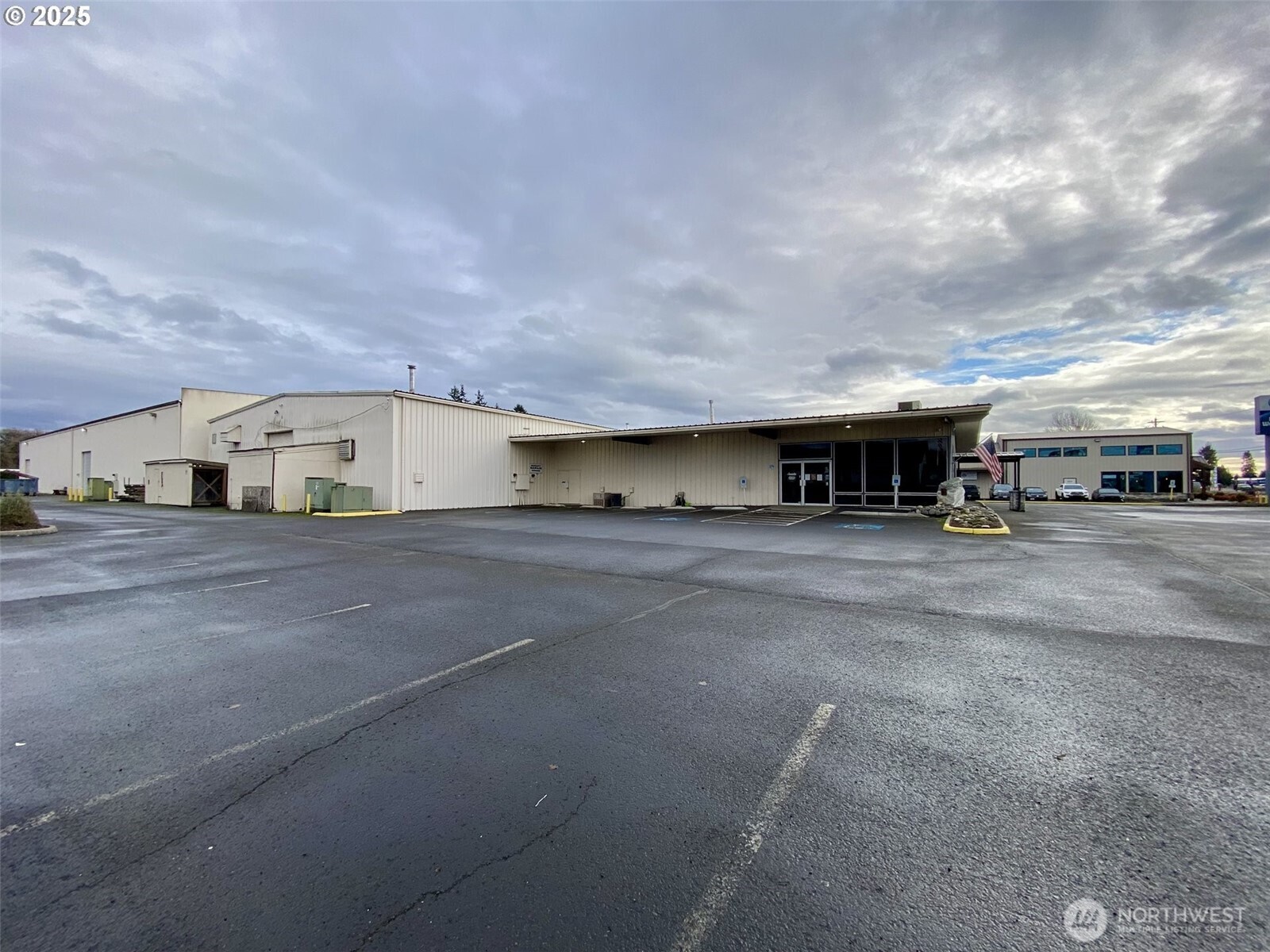 1400 Atlantic Avenue Property Photo 4