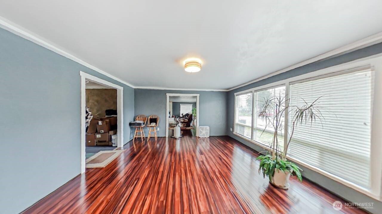 283 Division Avenue Property Photo 4