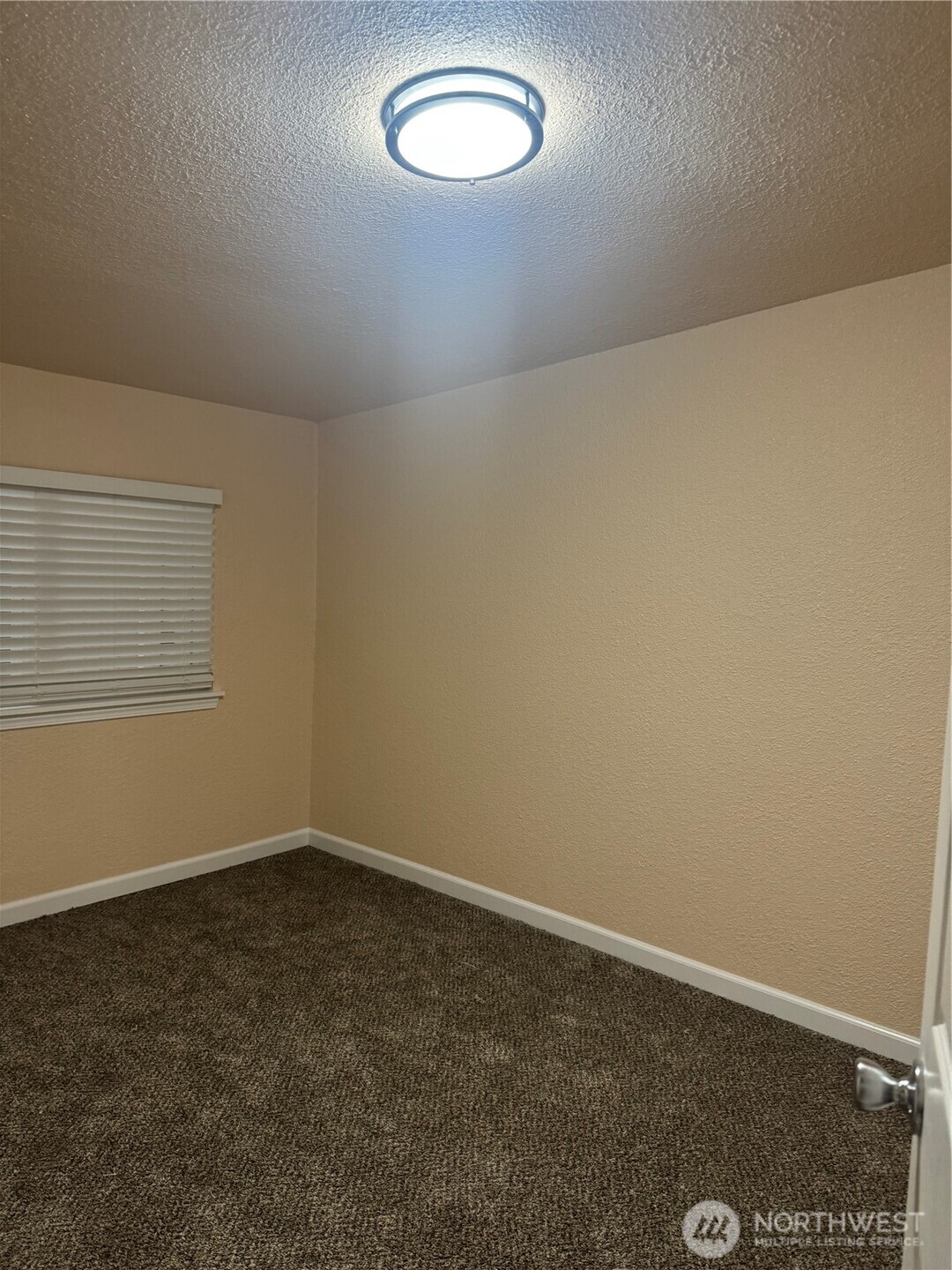 1833 Eastside Street Property Photo 9