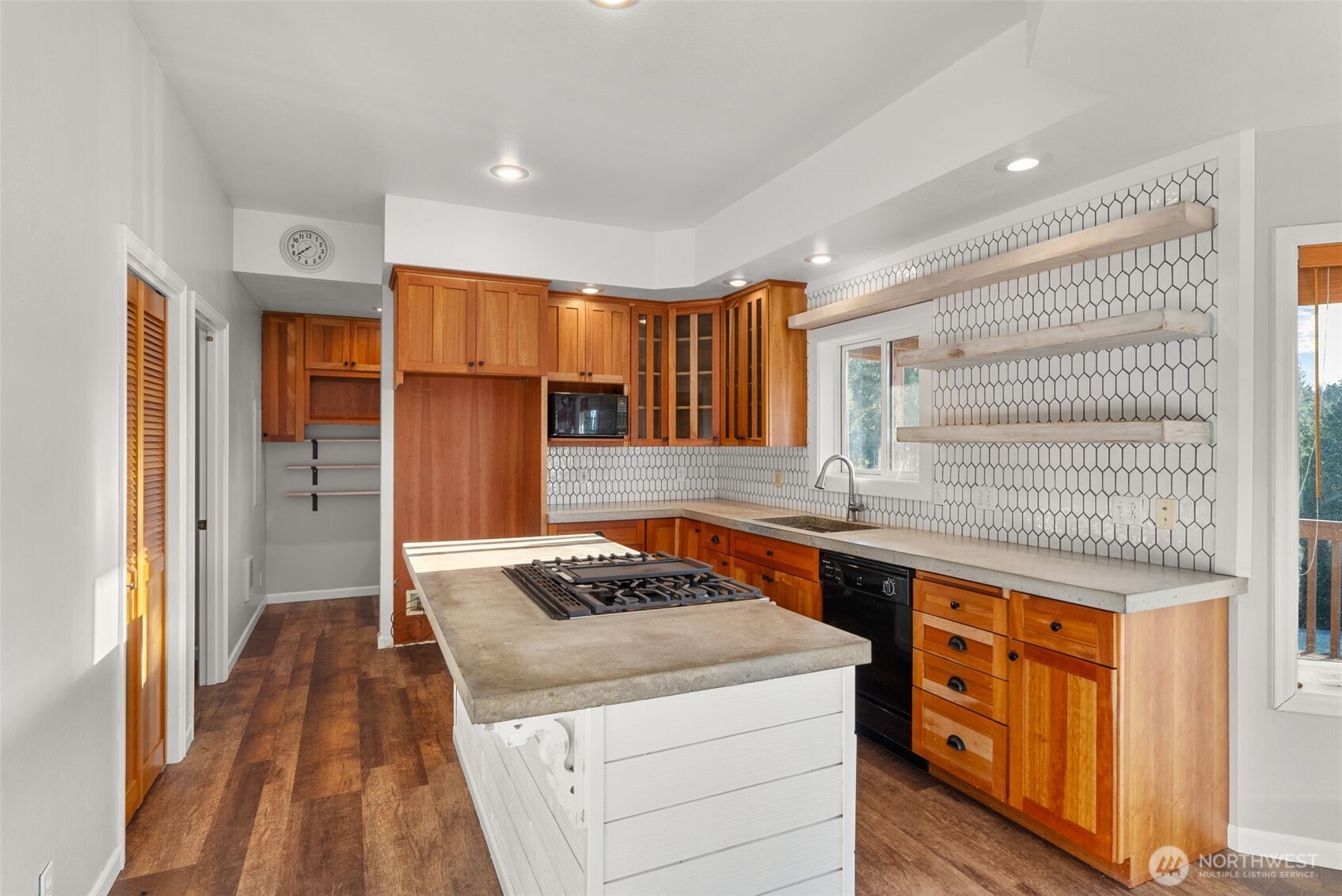 15 Spruce Lane Property Photo 9