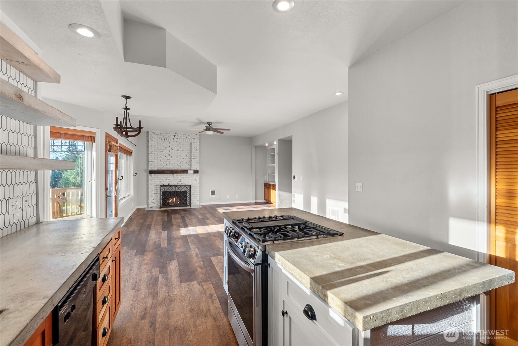 15 Spruce Lane Property Photo 10