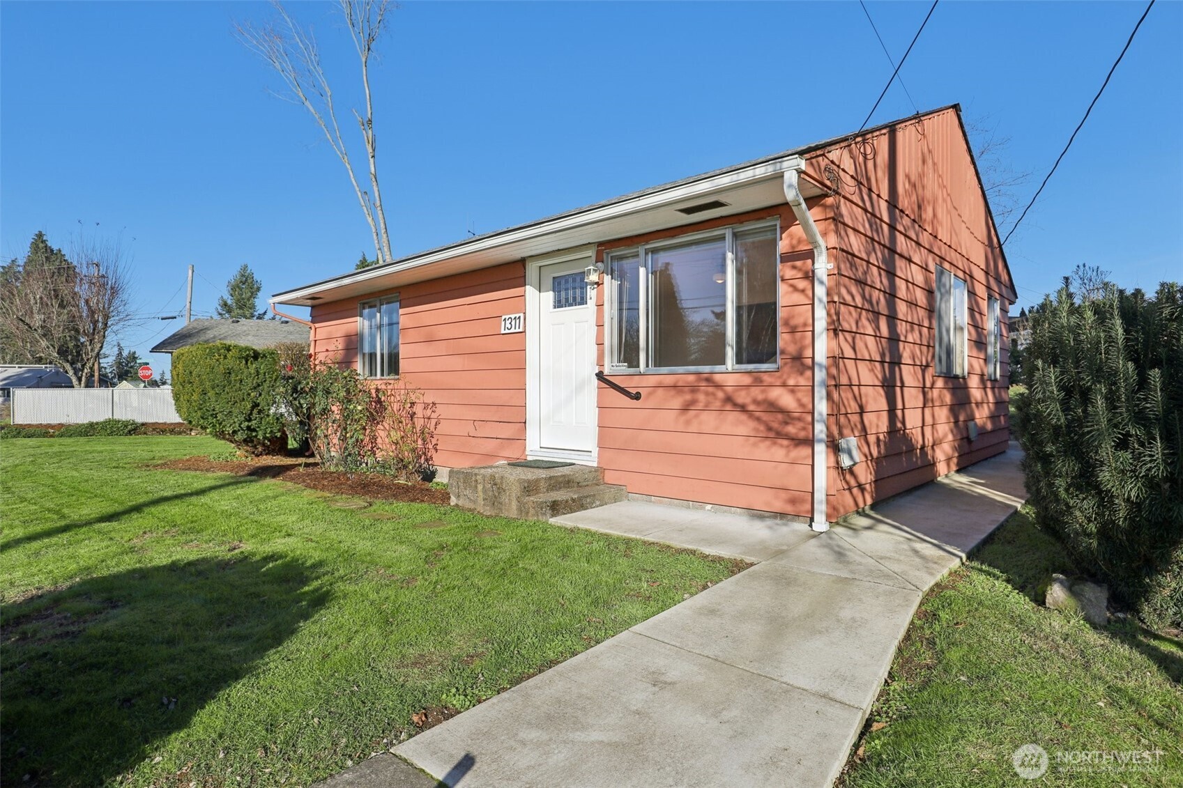 1311 E 32nd Property Photo 3