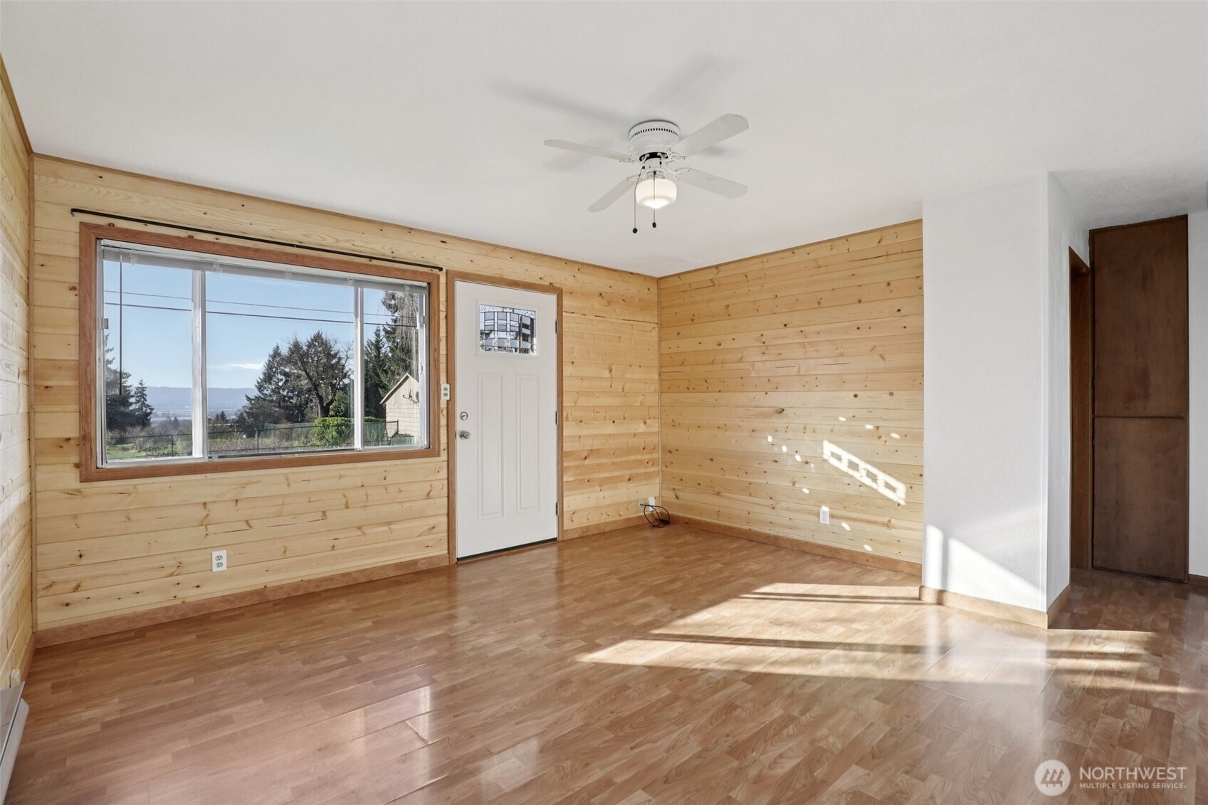 1311 E 32nd Property Photo 4